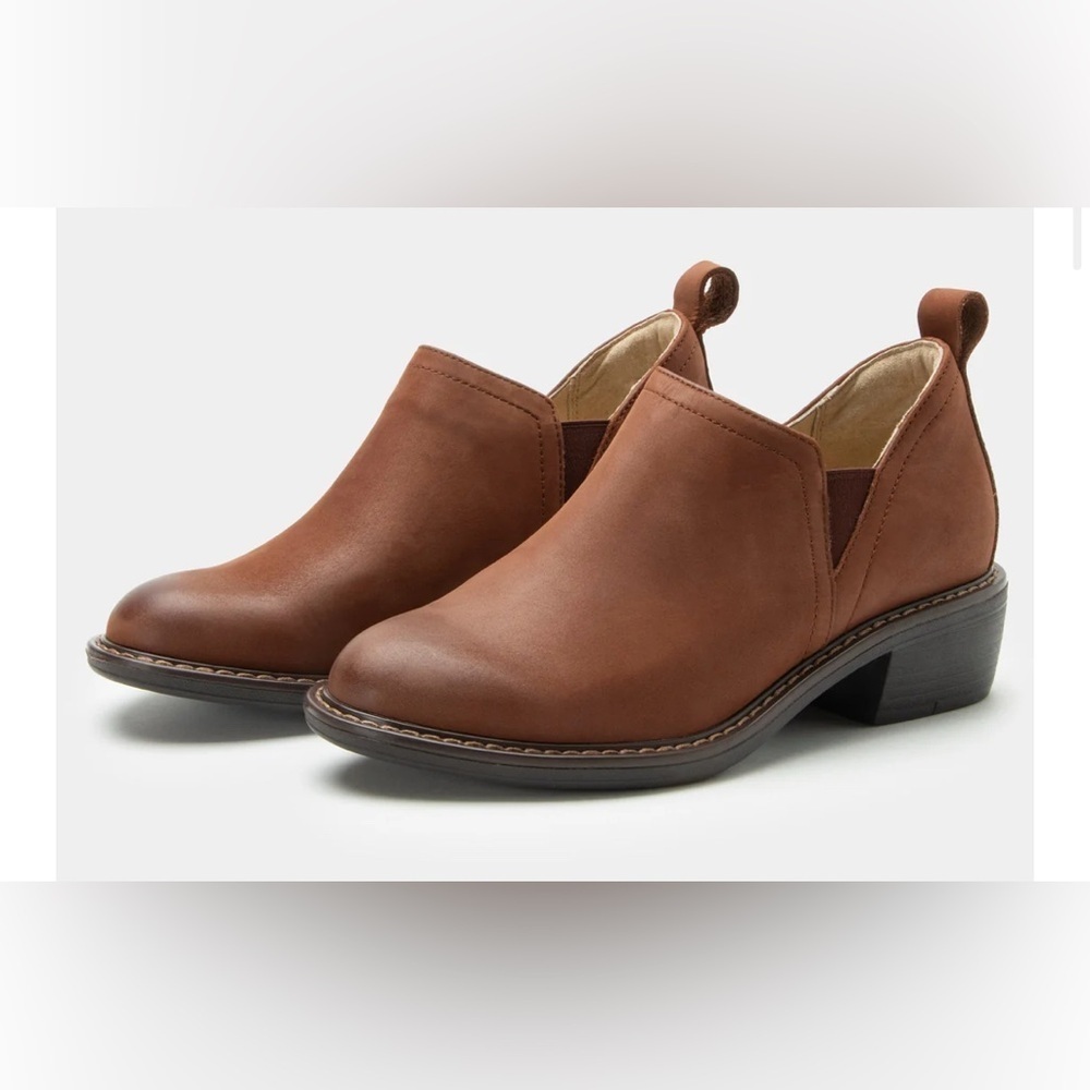 Alegria Merle Tawny Burnish Boot 8 - Picture 1 of 7
